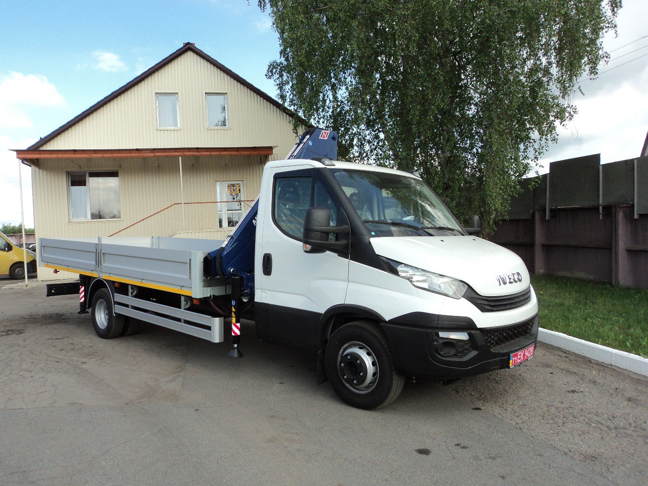 Кран-маніпулятор HIAB X-CL 8 B-2 на базі шасі Iveco Daily 70C16