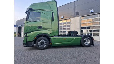 IVECO S-WAY AS440S50T/P Фото #3